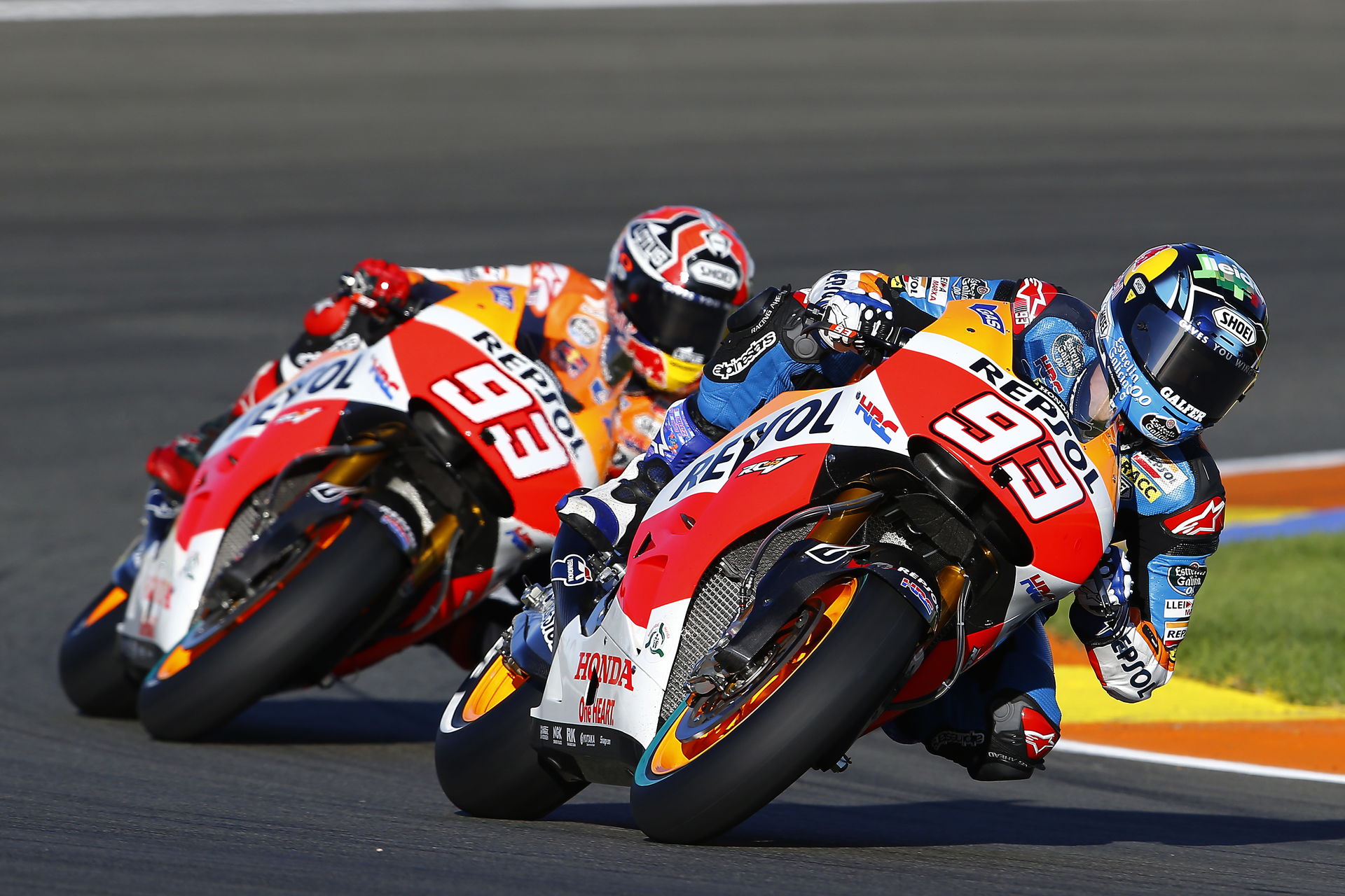 Álex Márquez y Marc Márquez ruedan con la Honda MotoGp en los test de Valencia 2014